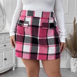 NWOT Plus Size Plaid Skirt
